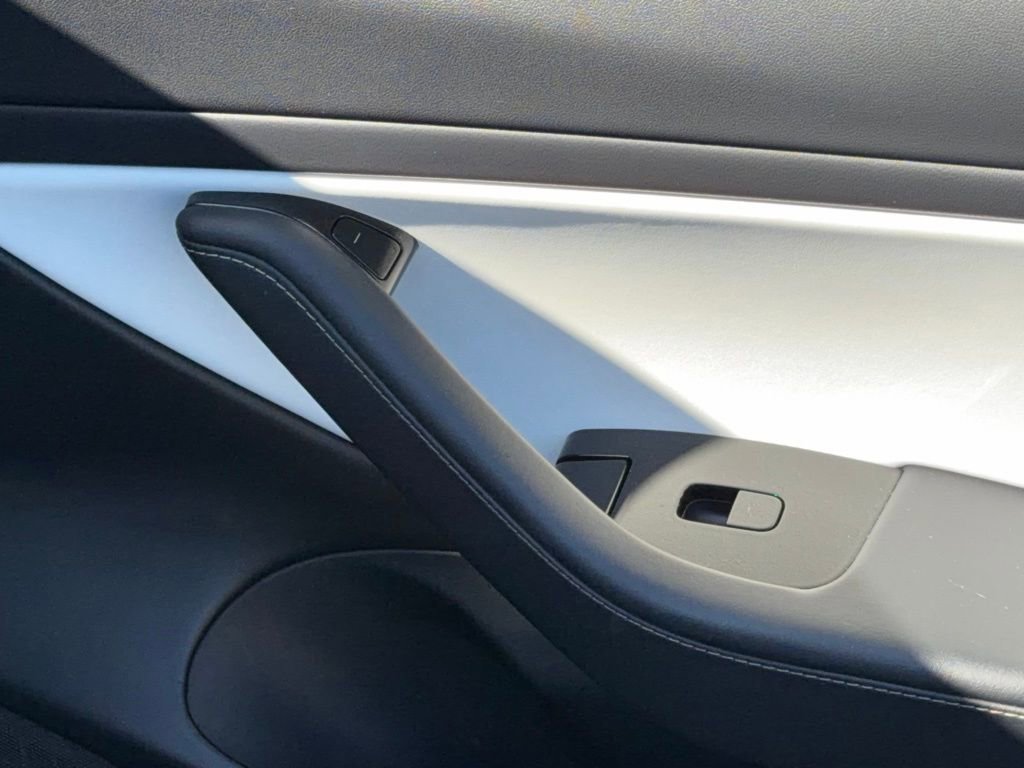 Used 2020 Tesla Model 3 Long Range AWD/4WD image 37