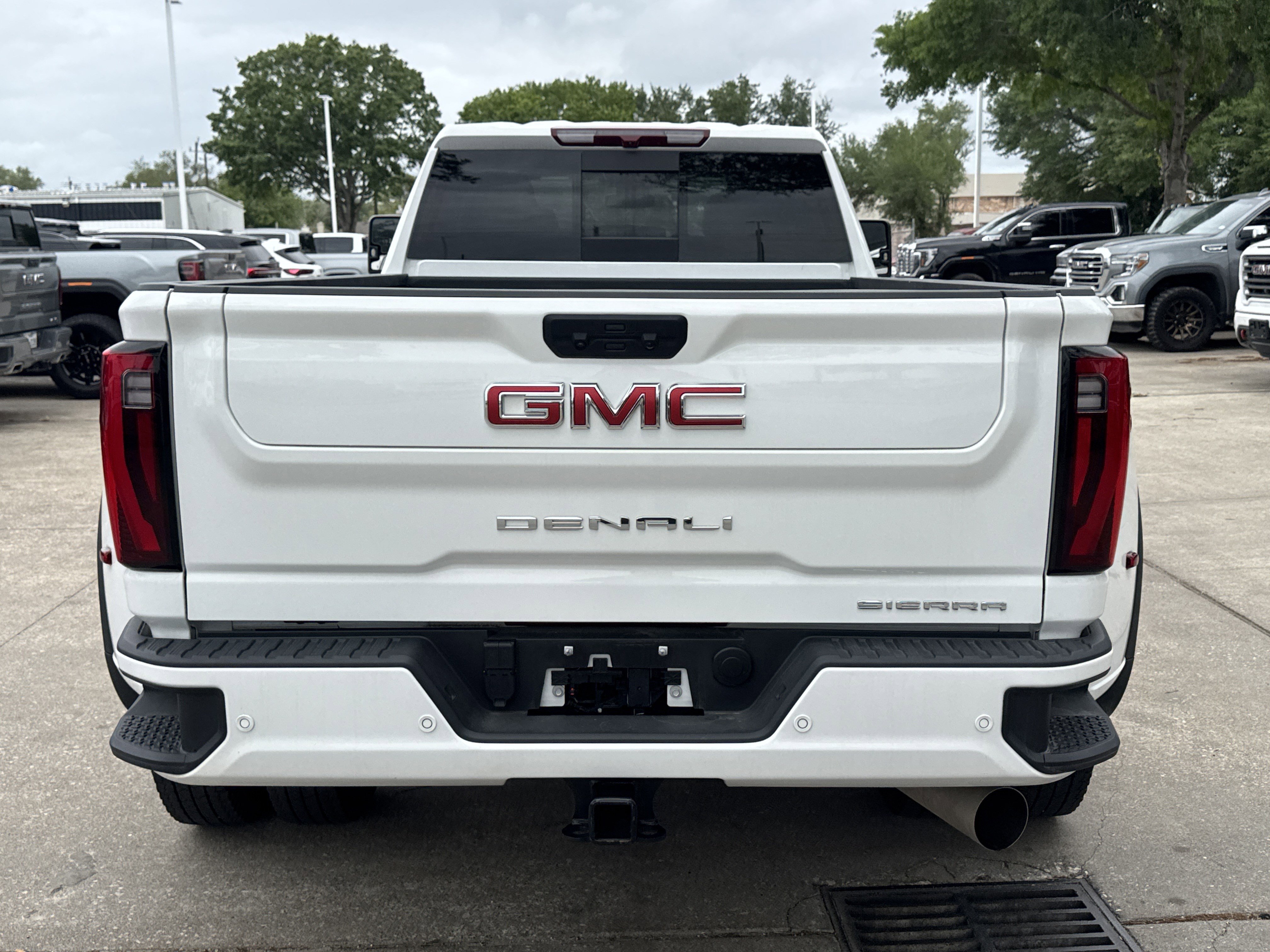 Used 2025 GMC Sierra 3500 Denali image 12