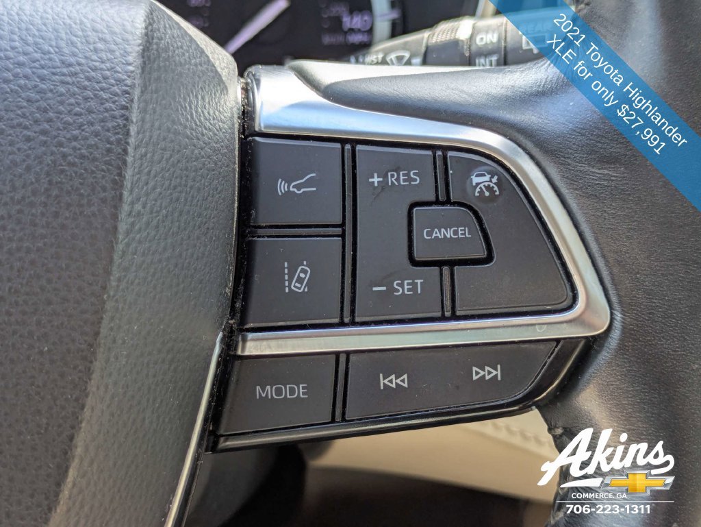 Used 2021 Toyota Highlander XLE FWD image 26