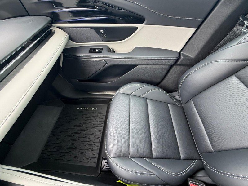 Certified 2025 Lincoln Nautilus Premier AWD/4WD image 23