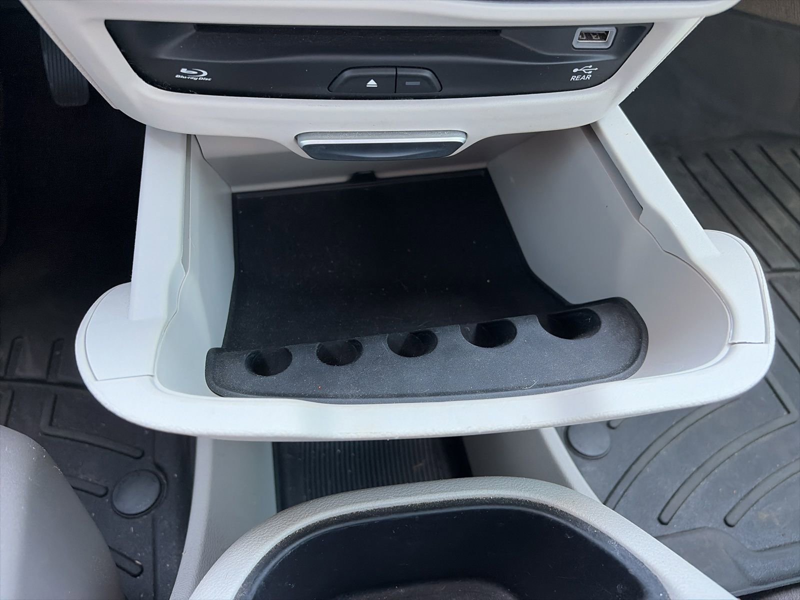 Used 2017 Chrysler Pacifica Touring-L Plus w/ Tire & Wheel Group FWD image 21