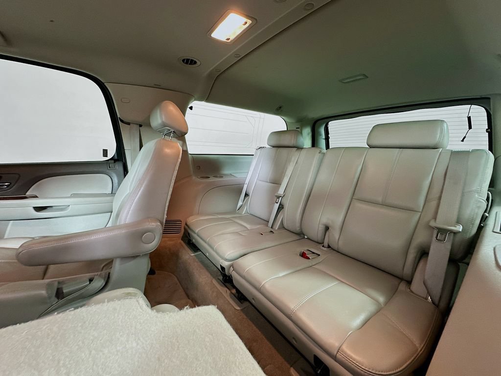 Used 2007 GMC Yukon XL SLT w/ SLT Preferred Equipment Group RWD image 27