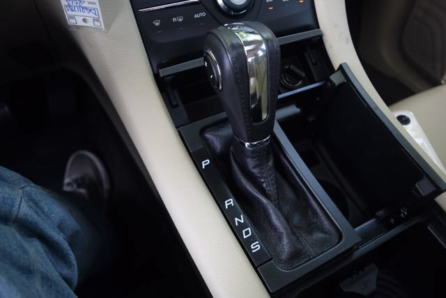 Used 2013 Ford Taurus SEL FWD image 11