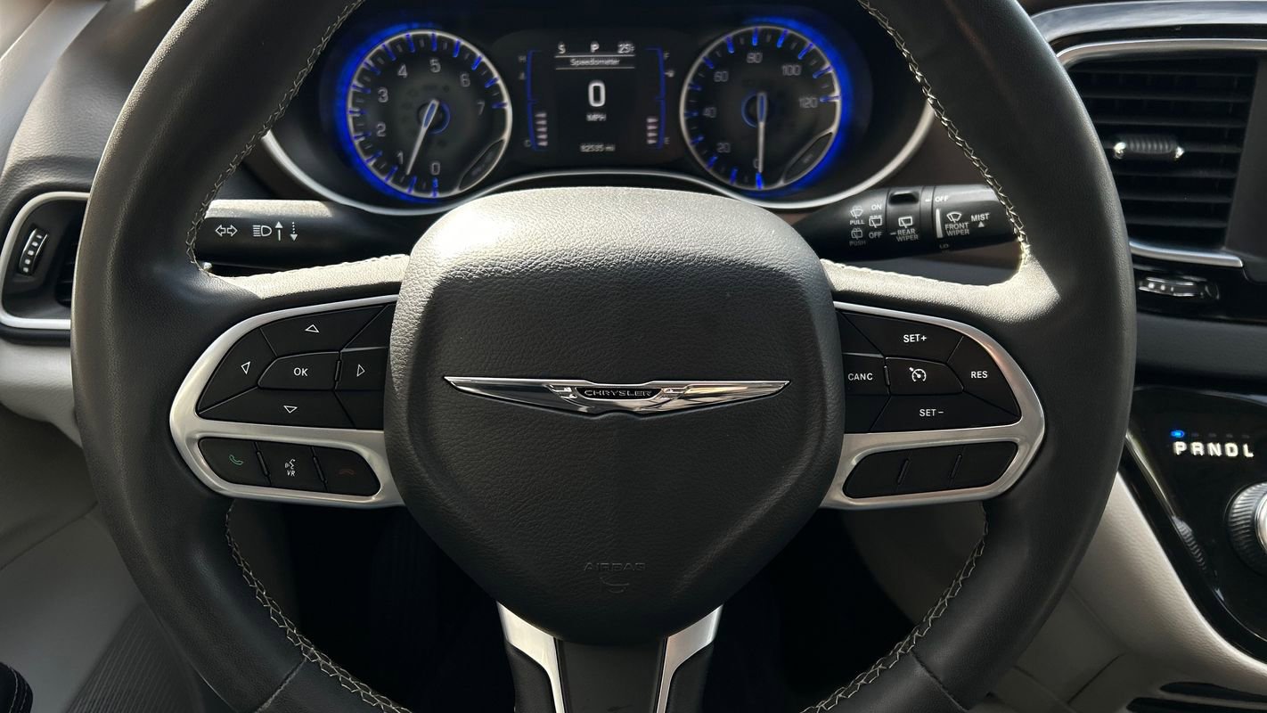 Used 2023 Chrysler Voyager LX image 22