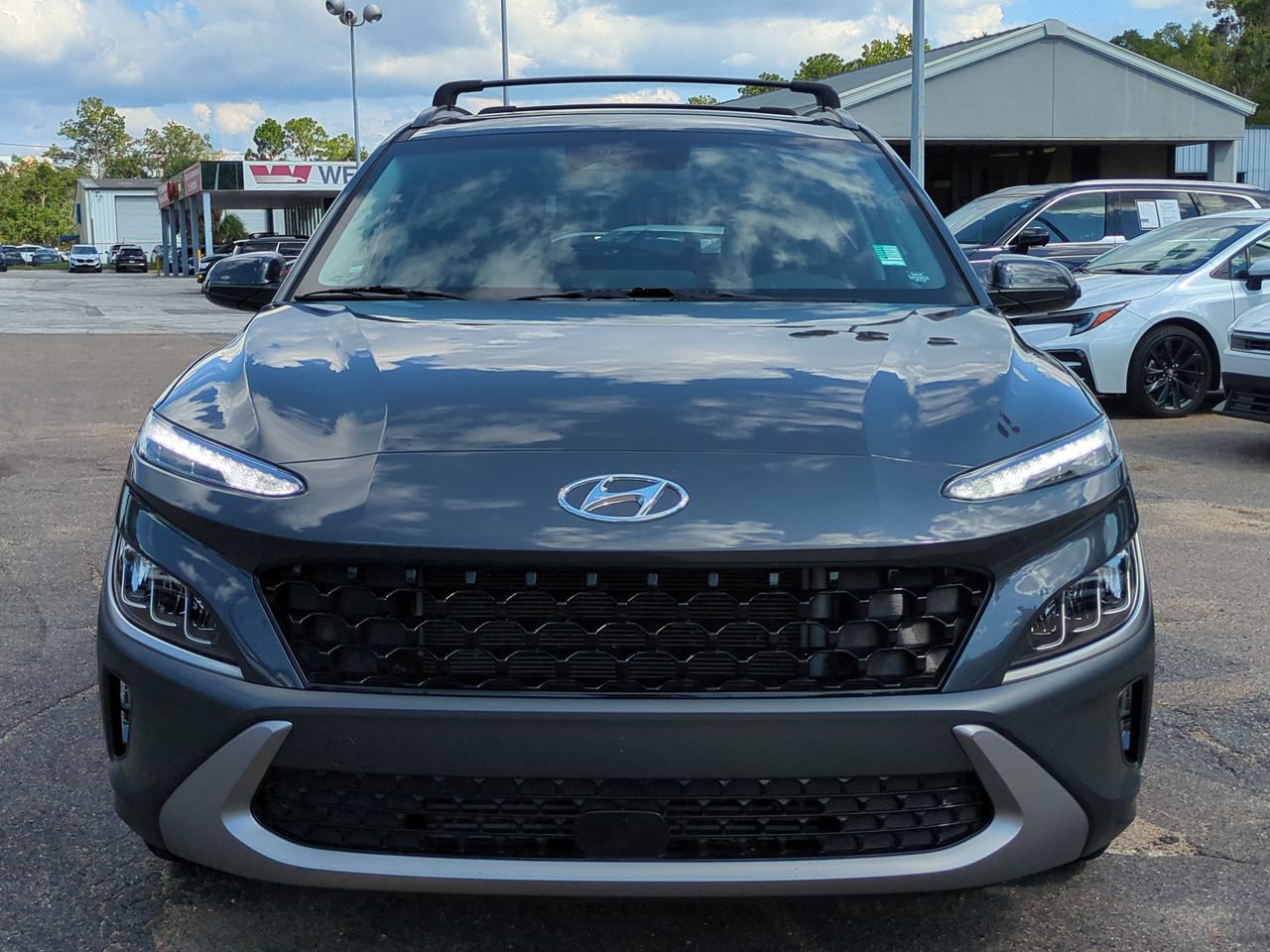 Used 2022 Hyundai Kona Limited FWD image 9