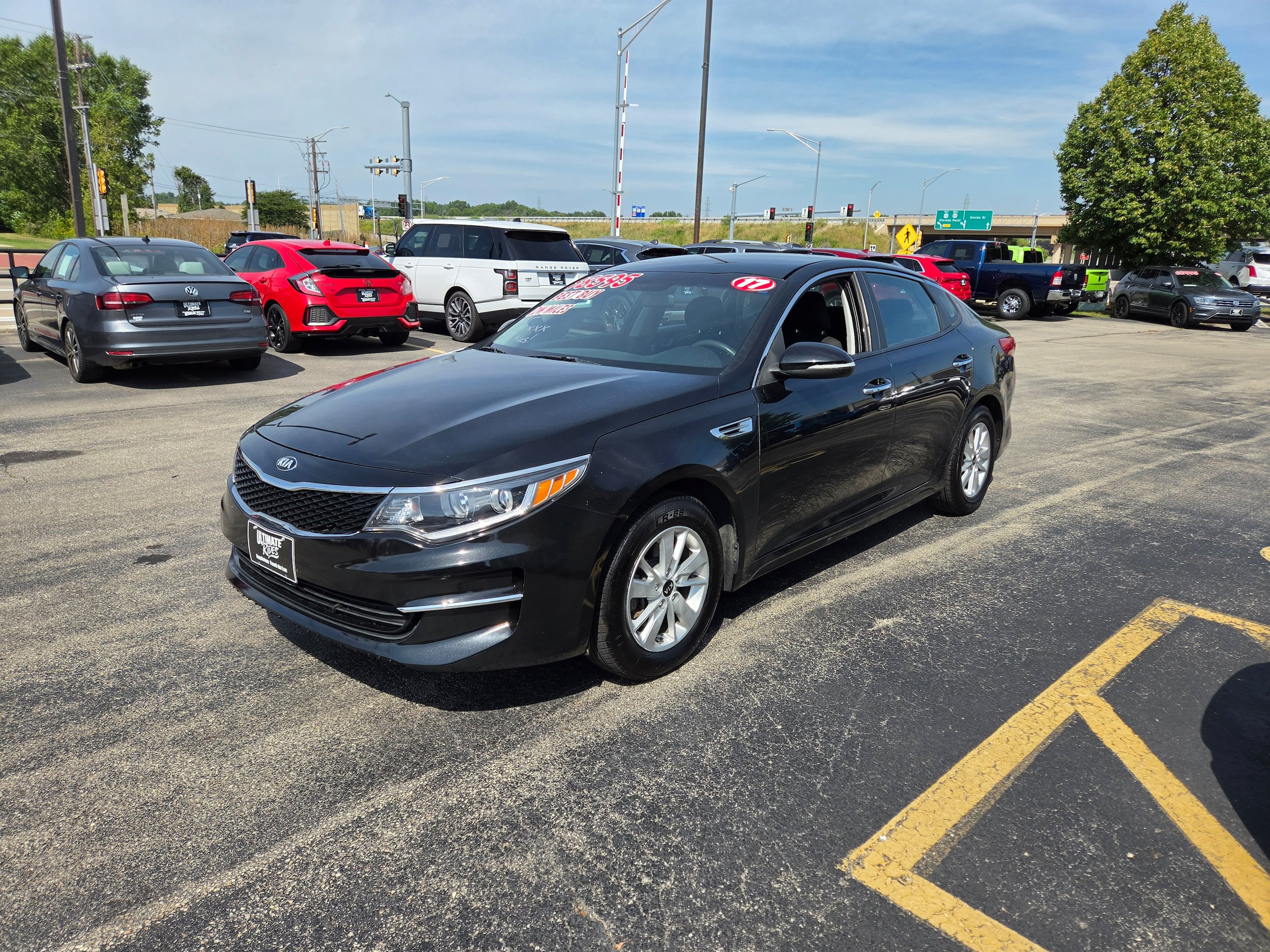 Used 2017 Kia Optima LX FWD image 3
