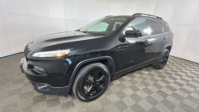 Used 2018 Jeep Cherokee Limited w/ Technology Group AWD/4WD image 7
