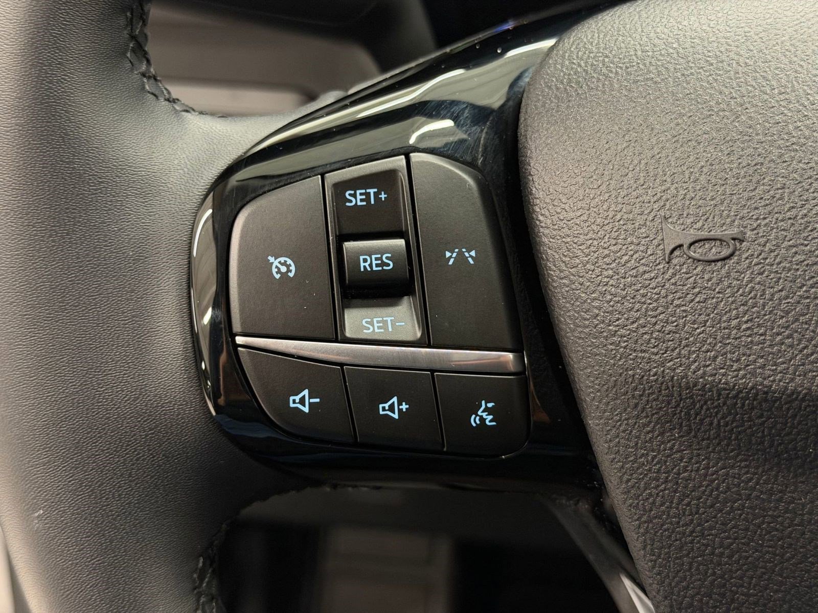 Certified 2023 Ford Escape Active AWD/4WD image 14