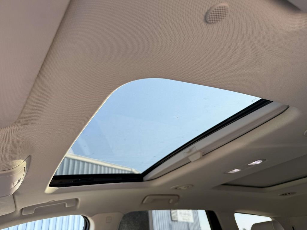 Used 2023 Buick Enclave Avenir w/ Avenir Technology Package image 24