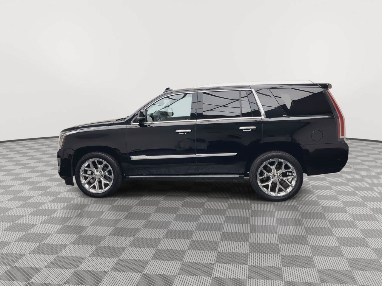 Used 2017 Cadillac Escalade Premium Luxury AWD/4WD image 44