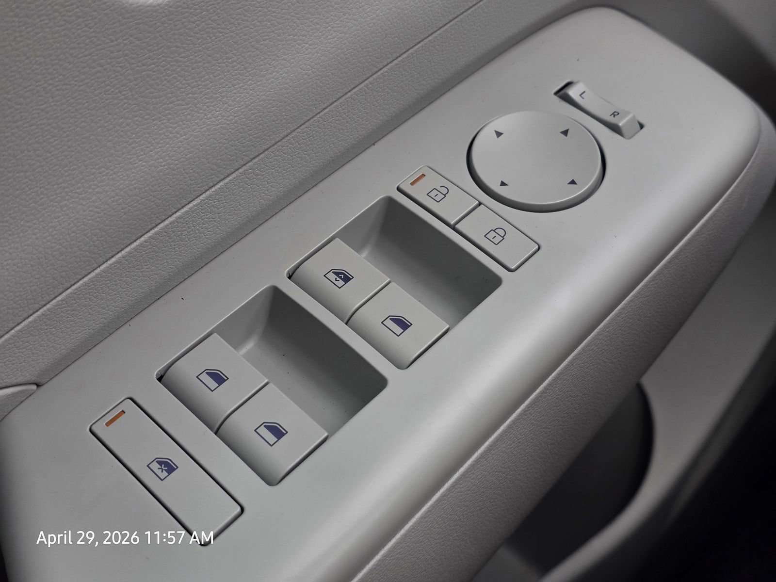 Certified 2025 Hyundai Kona SEL AWD/4WD image 27
