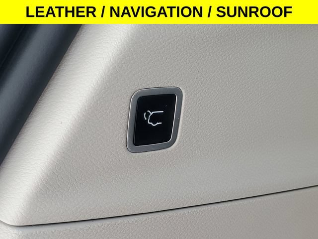 Used 2022 Chrysler Pacifica Limited FWD image 11