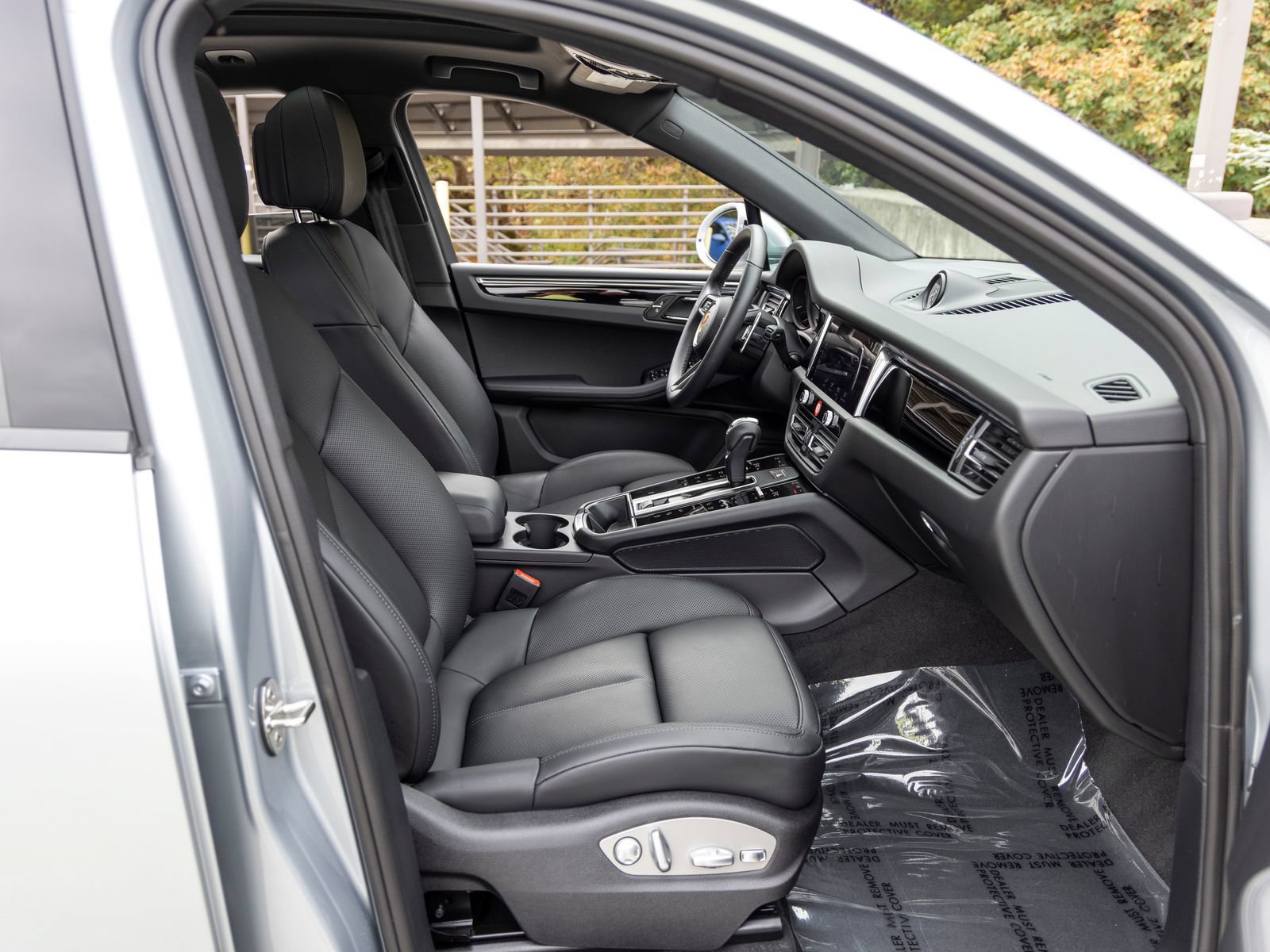 Used 2026 Porsche Macan AWD/4WD image 65