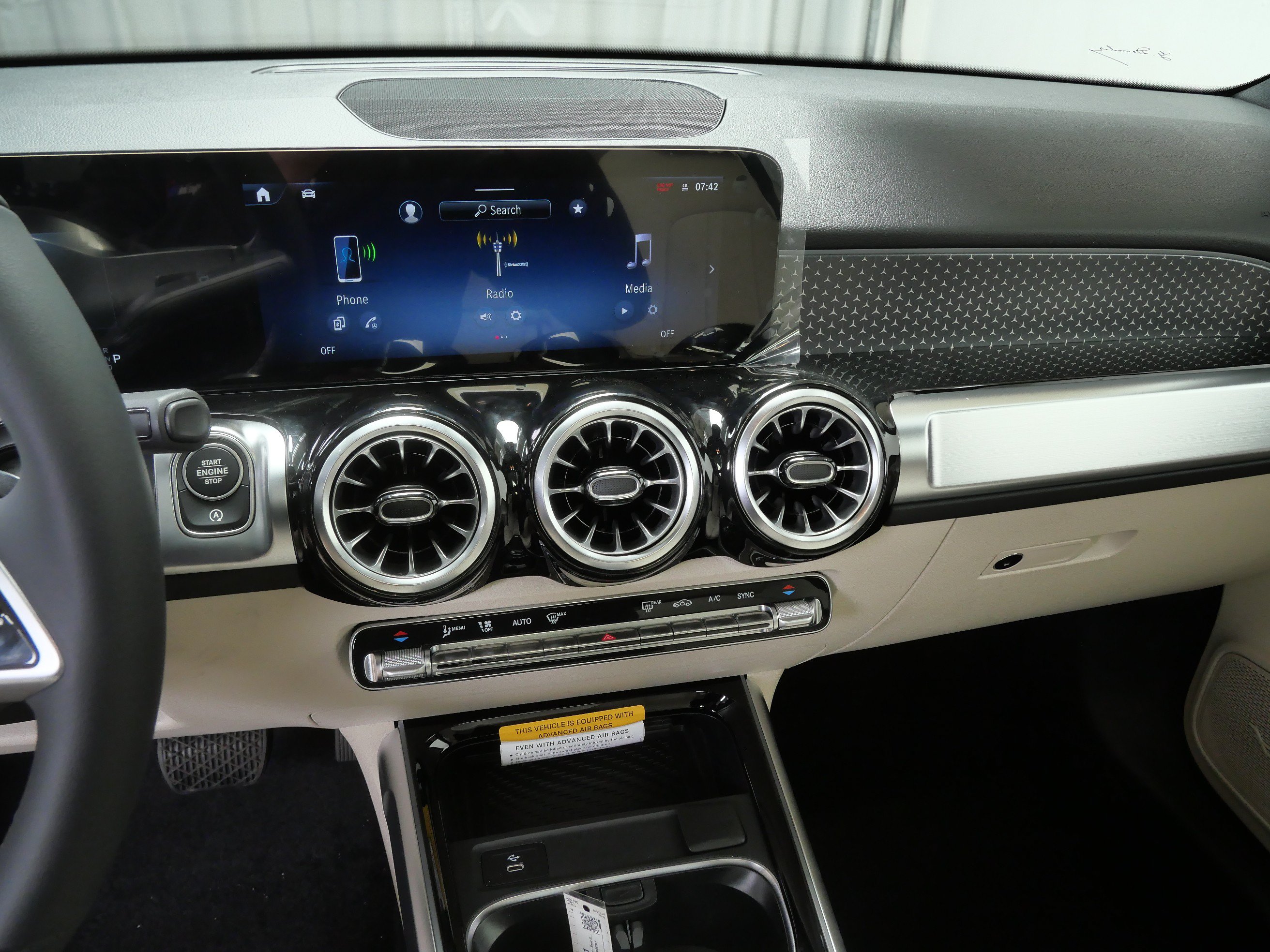 New 2026 Mercedes-Benz GLB 250 4MATIC image 10