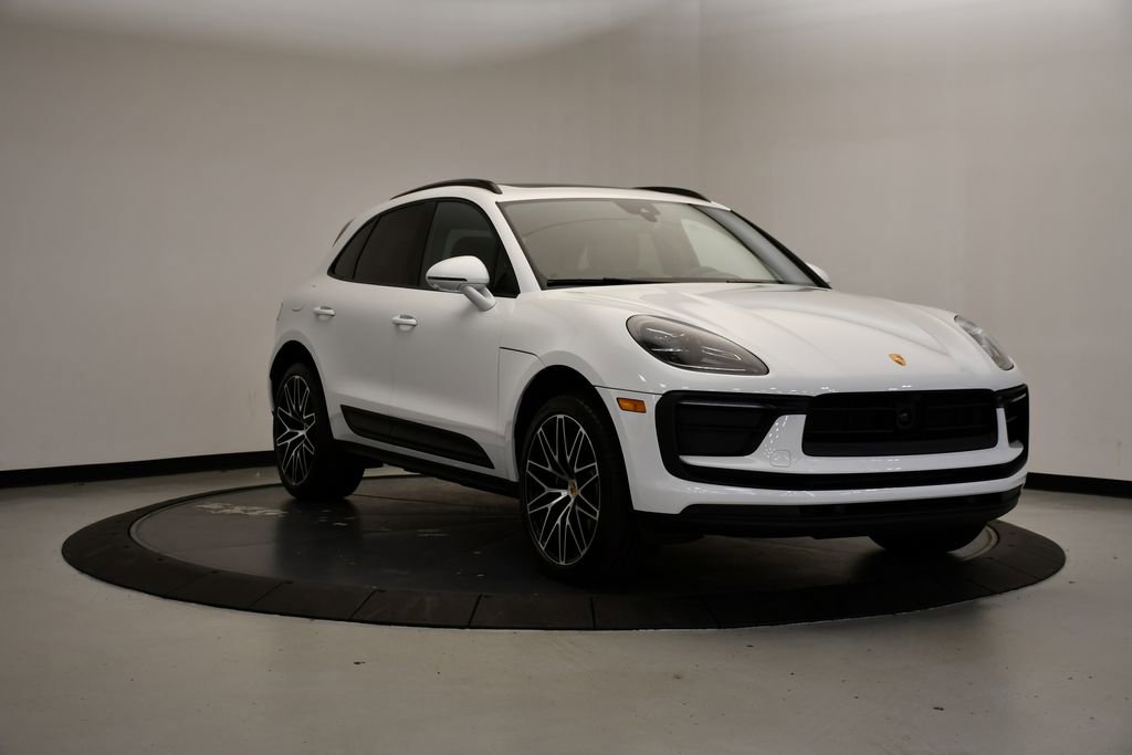 Used 2026 Porsche Macan AWD/4WD image 9