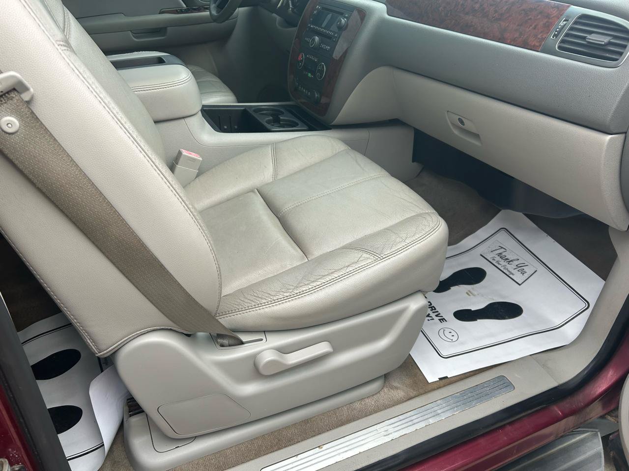 Used 2007 Chevrolet Suburban LT w/ LT Preferred Equipment Group AWD/4WD image 12