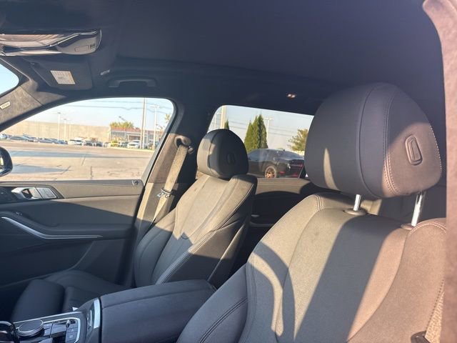 Used 2021 BMW X7 xDrive40i w/ Cold Weather Package image 13