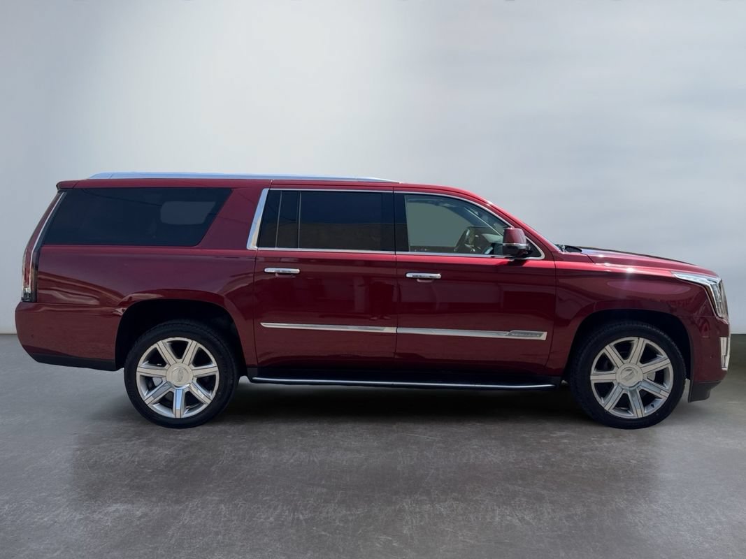 Used 2017 Cadillac Escalade ESV Luxury AWD/4WD image 4