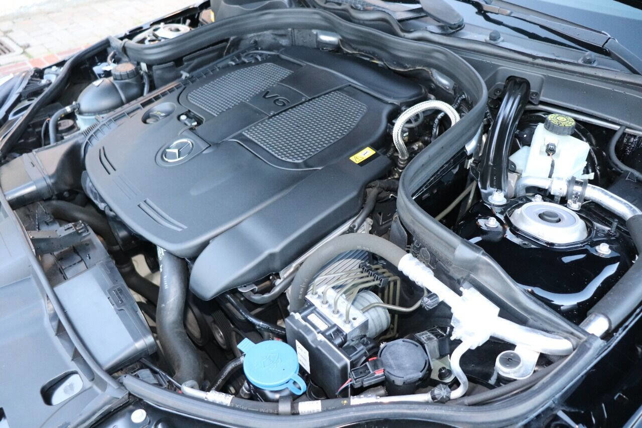 Used 2013 Mercedes-Benz E 350 Sedan image 17