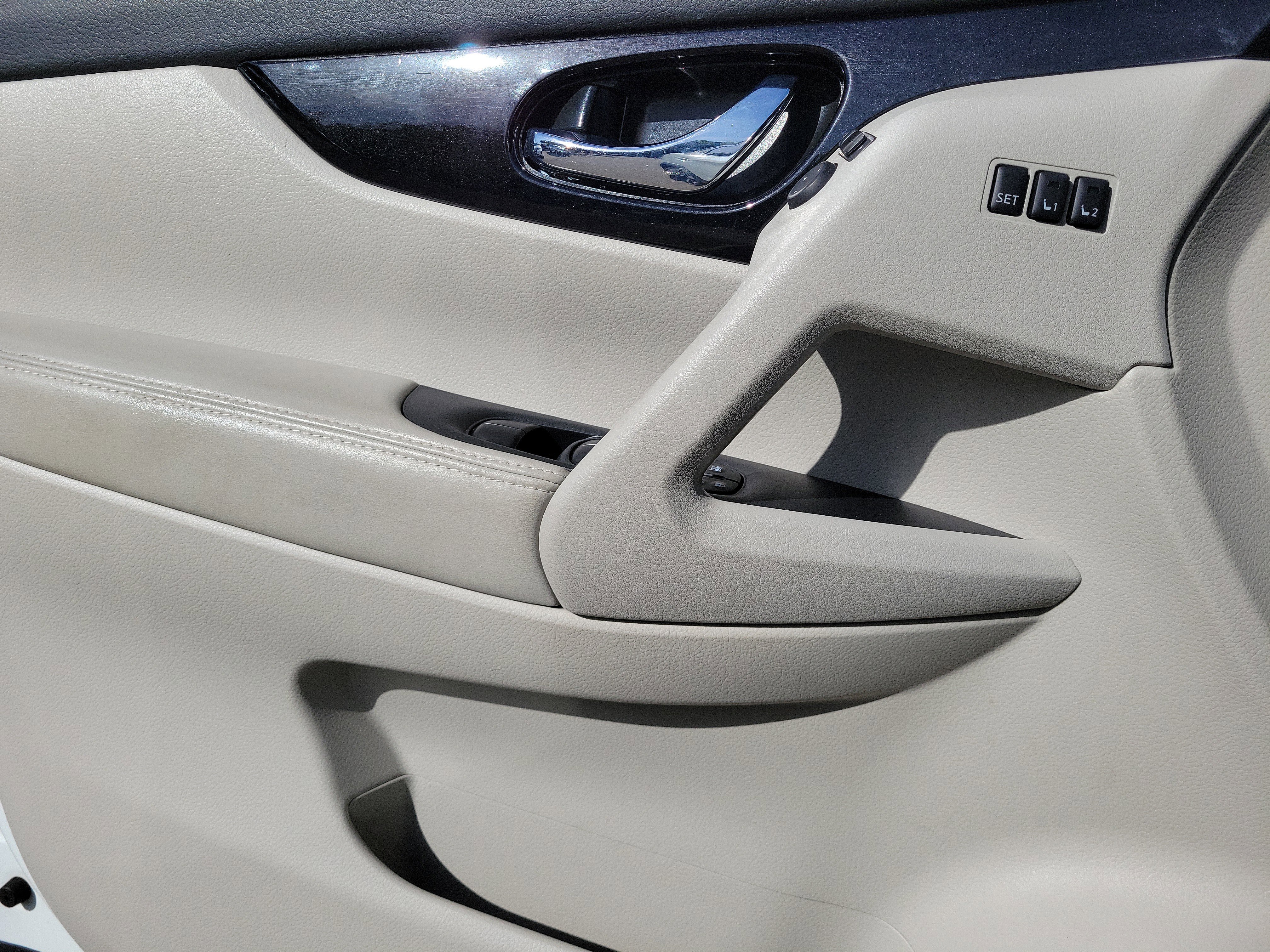 Certified 2021 Nissan Rogue Sport SL w/ Premium Package FWD image 14