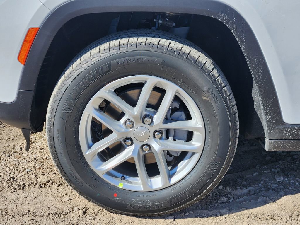 New 2026 Jeep Grand Cherokee Laredo RWD image 7