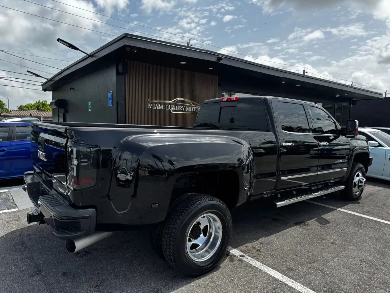 Used 2018 GMC Sierra 3500 Denali w/ Duramax Plus Package image 10