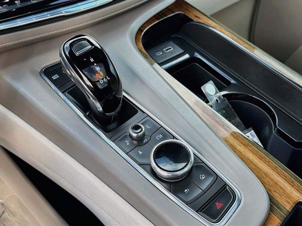Certified 2023 Cadillac Escalade Sport Platinum w/ LPO, Floor Liner Package AWD/4WD image 17