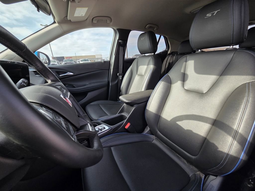 Used 2025 Buick Encore GX Sport Touring w/ Comfort Package image 22