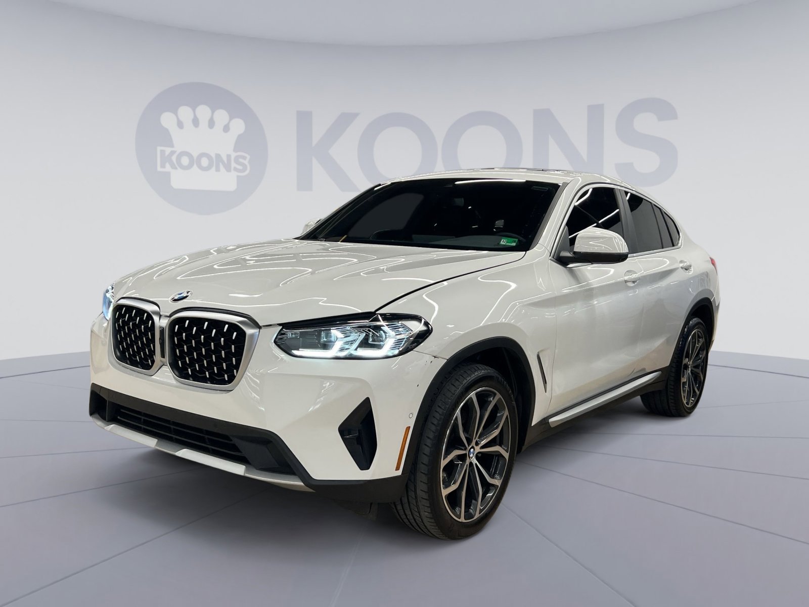 Used 2023 BMW X4 xDrive30i w/ Parking Assistance Package image 1