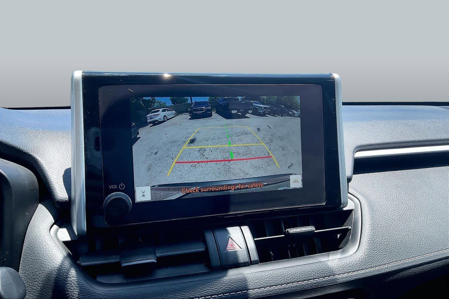 Used 2025 Toyota RAV4 XLE FWD image 26