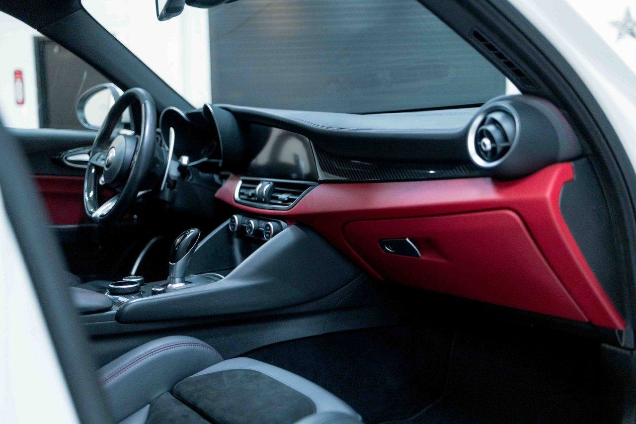 Used 2017 Alfa Romeo Giulia Quadrifoglio image 63