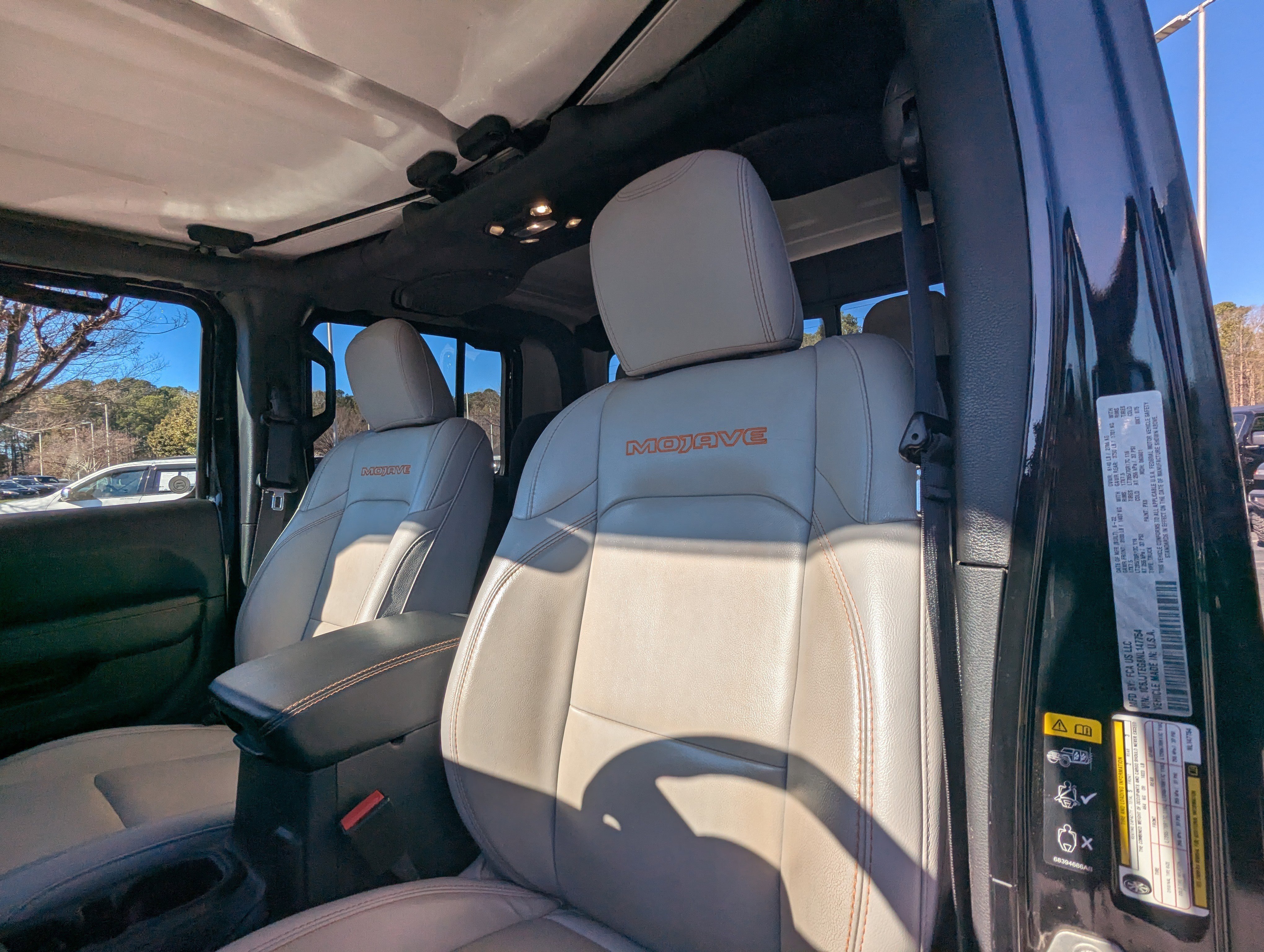 Used 2022 Jeep Gladiator Mojave w/ Cold Weather Group image 9