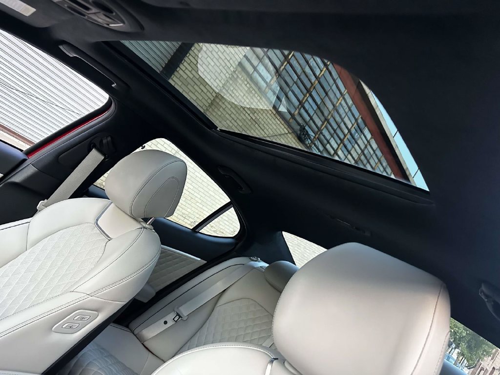 Used 2023 Genesis G70 2.0T w/ Sport Prestige Package AWD/4WD image 15