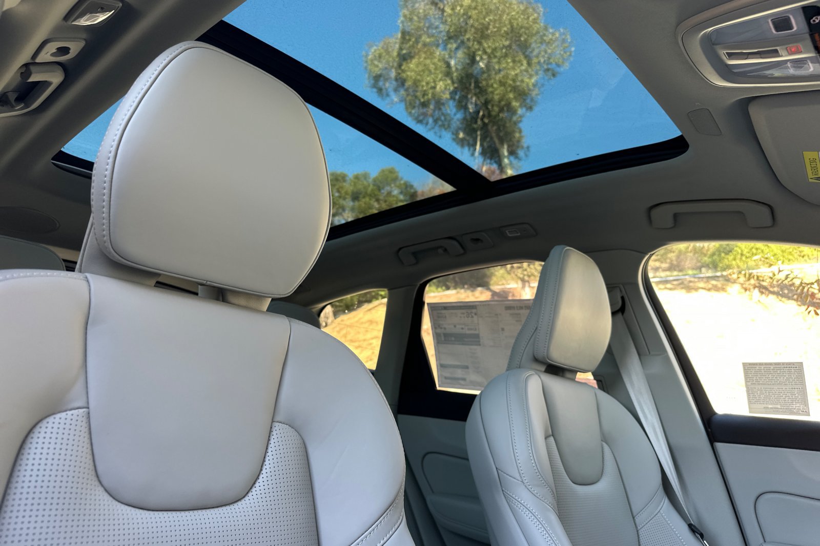 New 2026 Volvo XC60 B5 Ultra w/ Climate Package AWD/4WD image 13