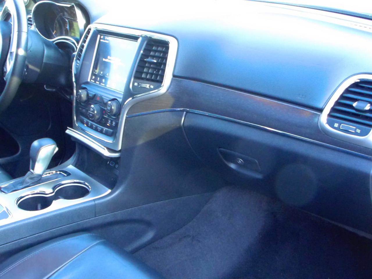 Used 2018 Jeep Grand Cherokee Limited w/ Trailer Tow Group IV image 26