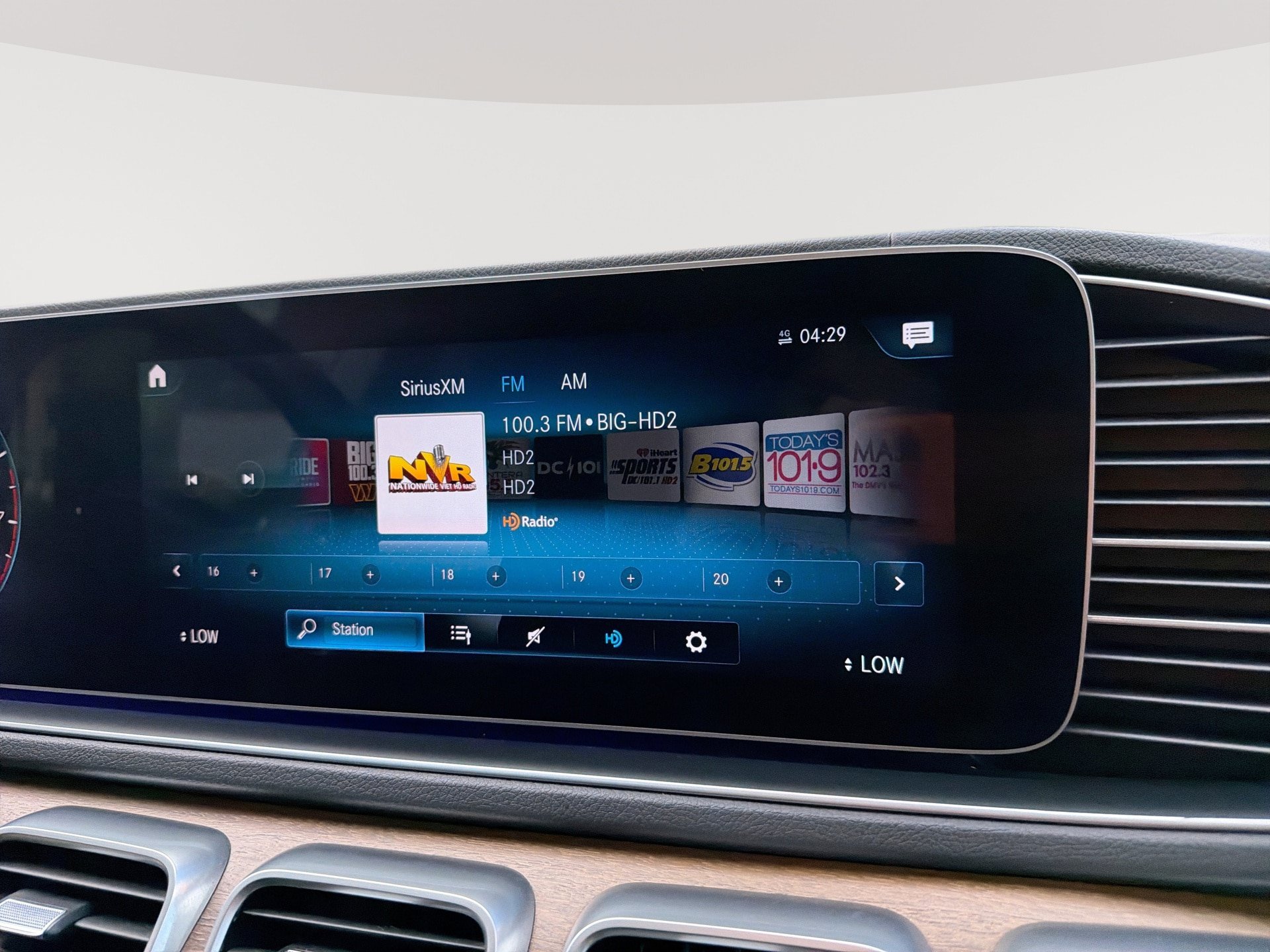 Used 2020 Mercedes-Benz GLS 450 4MATIC image 12