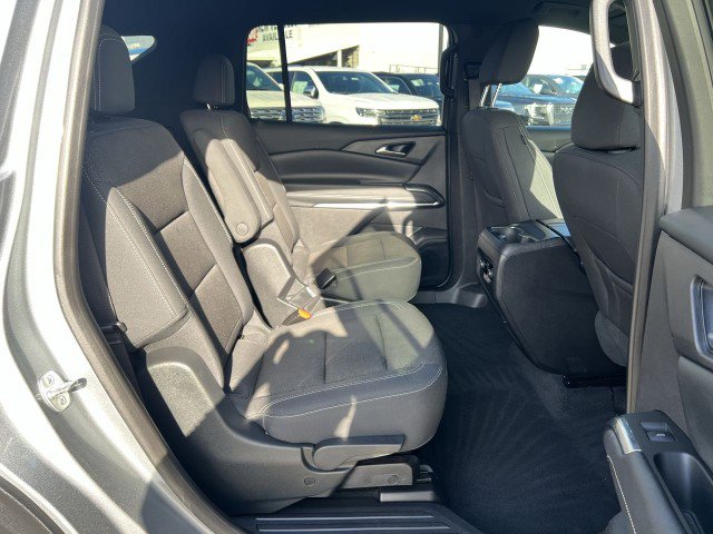 Used 2025 Chevrolet Traverse LT image 27