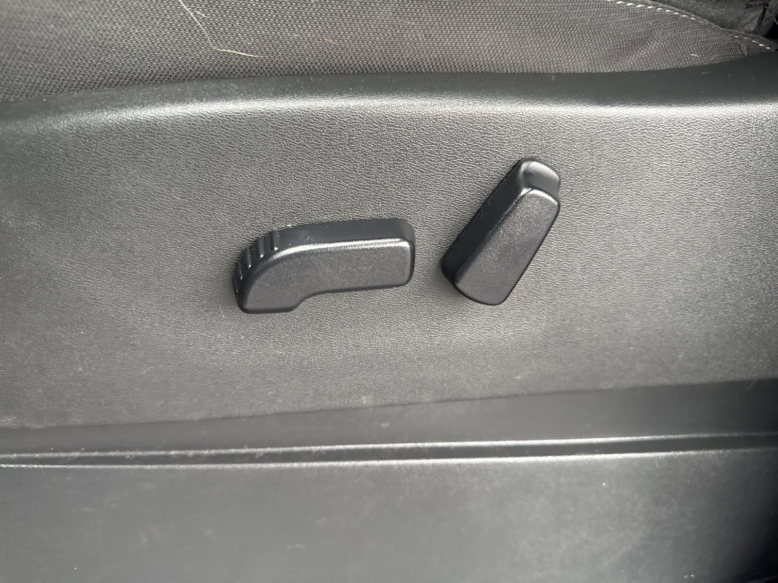 Used 2022 Nissan Frontier SV image 39