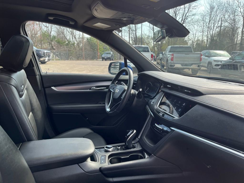 Used 2025 Cadillac XT6 Luxury AWD/4WD image 40