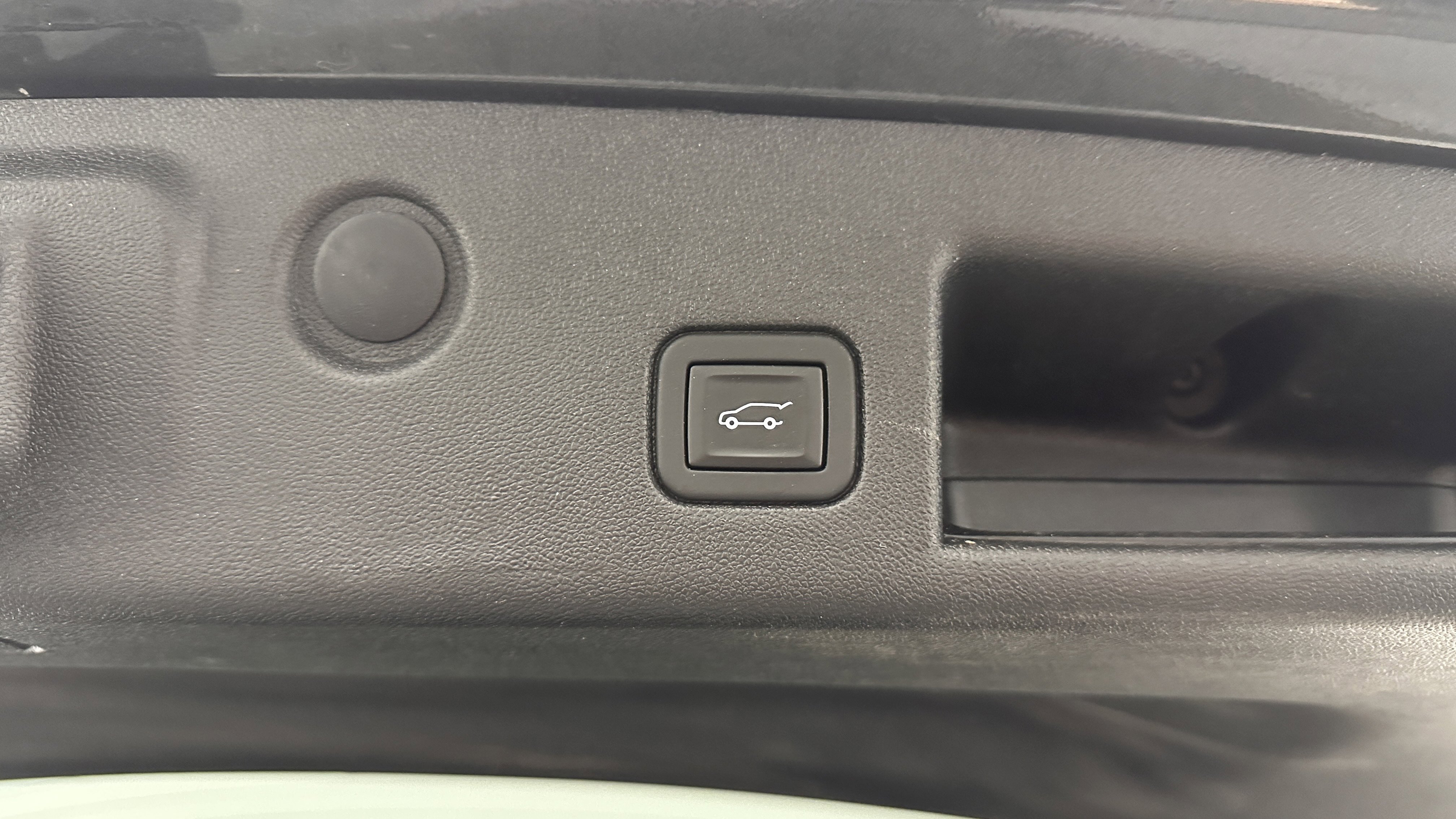 Used 2020 Chevrolet Equinox LT image 32