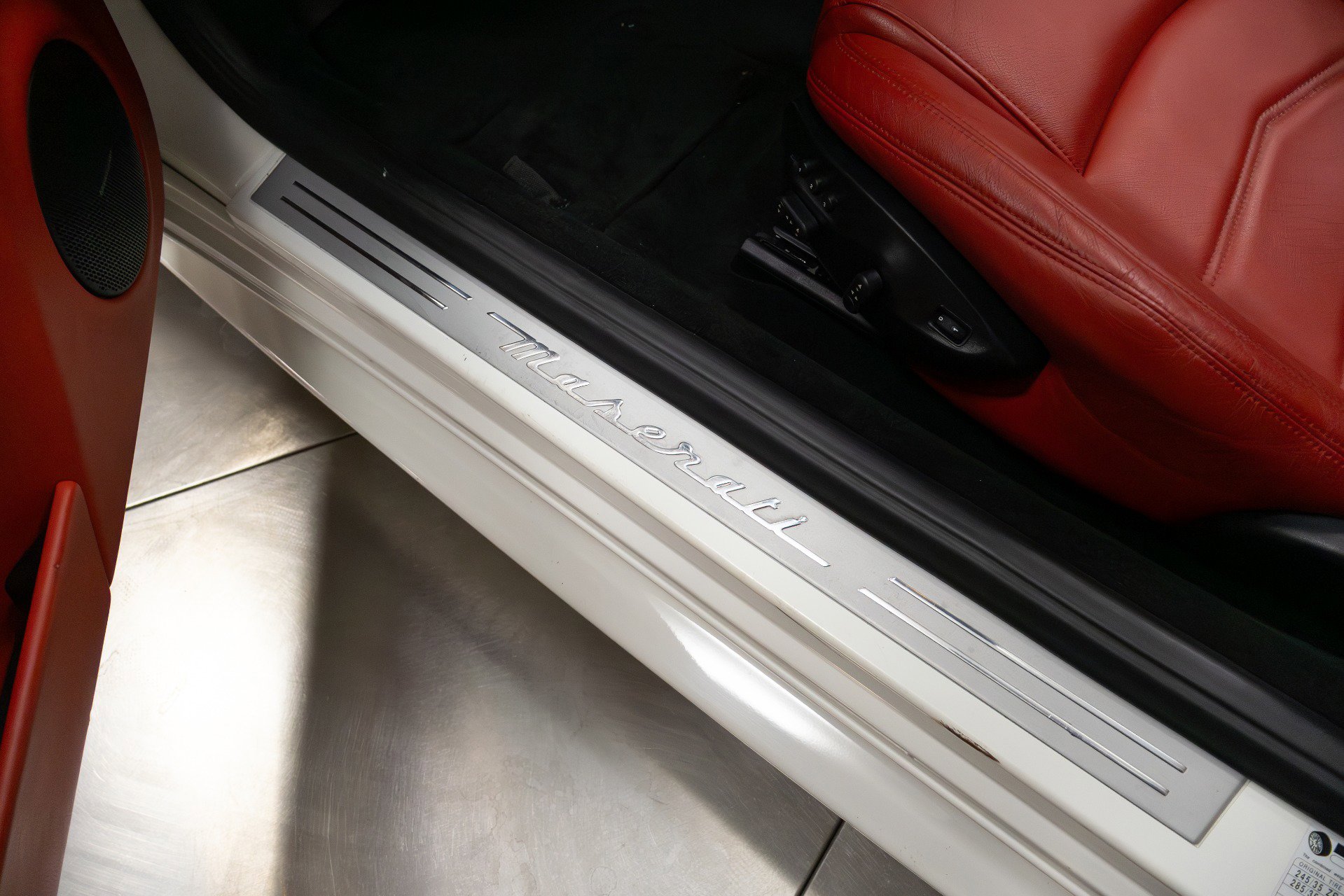 Used 2018 Maserati GranTurismo Sport image 32