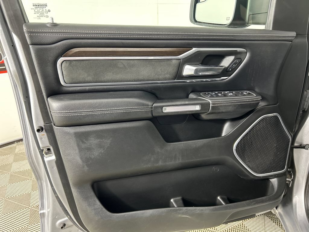 Used 2022 RAM 1500 Laramie AWD/4WD image 11
