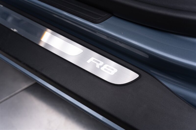 Used 2011 Audi R8 V8 AWD/4WD image 41