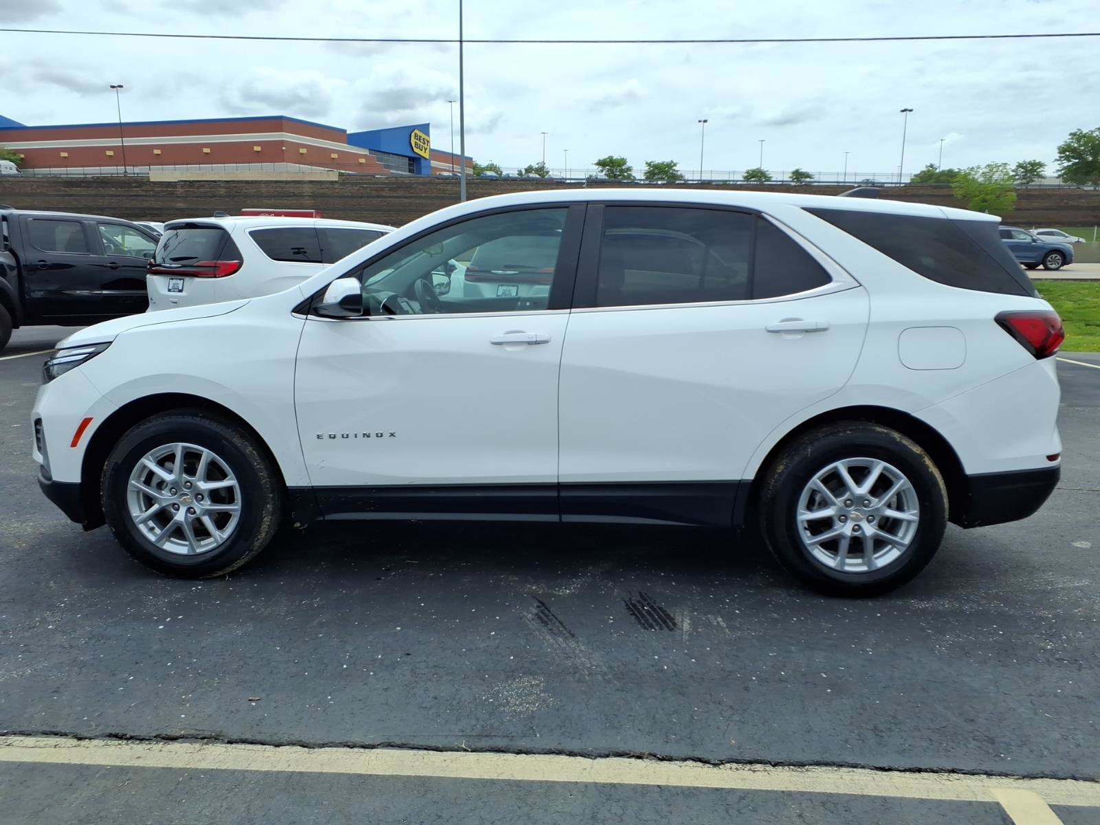 Used 2023 Chevrolet Equinox LT FWD image 4