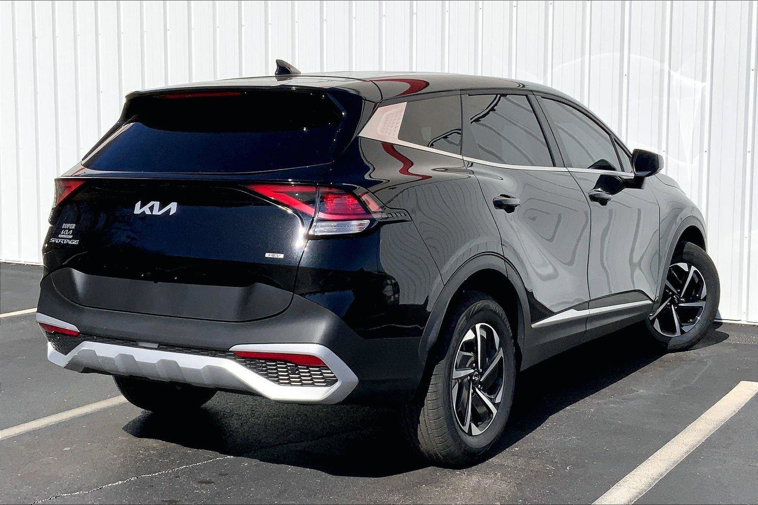 Used 2023 Kia Sportage LX image 10