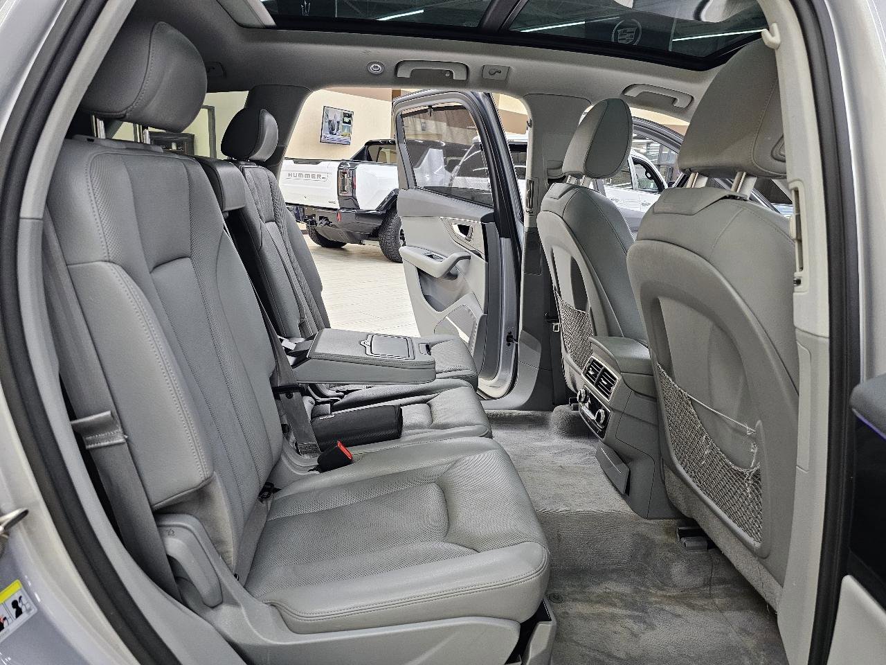 Used 2017 Audi Q7 3.0T Prestige image 24