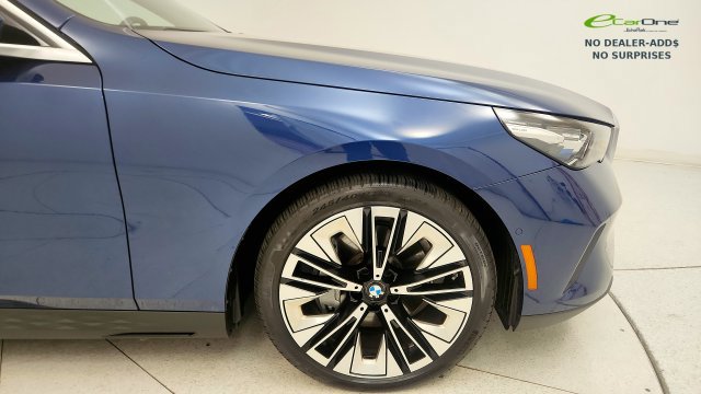 Used 2026 BMW 540i xDrive AWD/4WD image 21