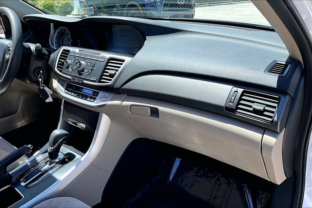 Used 2013 Honda Accord LX image 24