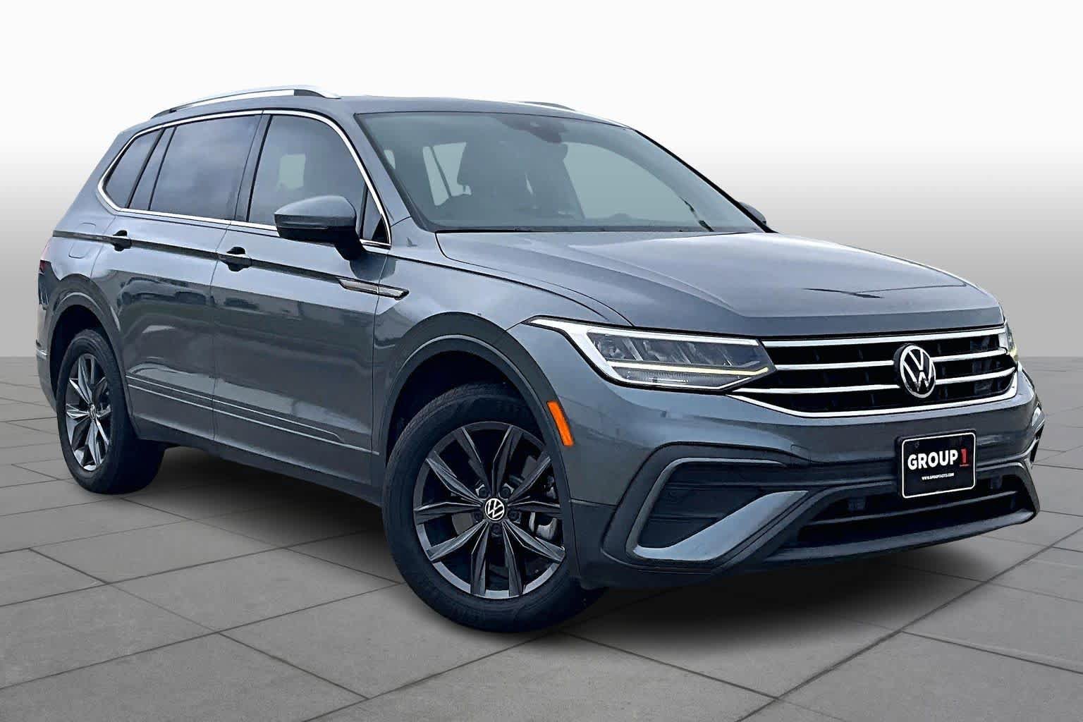 Used 2022 Volkswagen Tiguan SE image 3