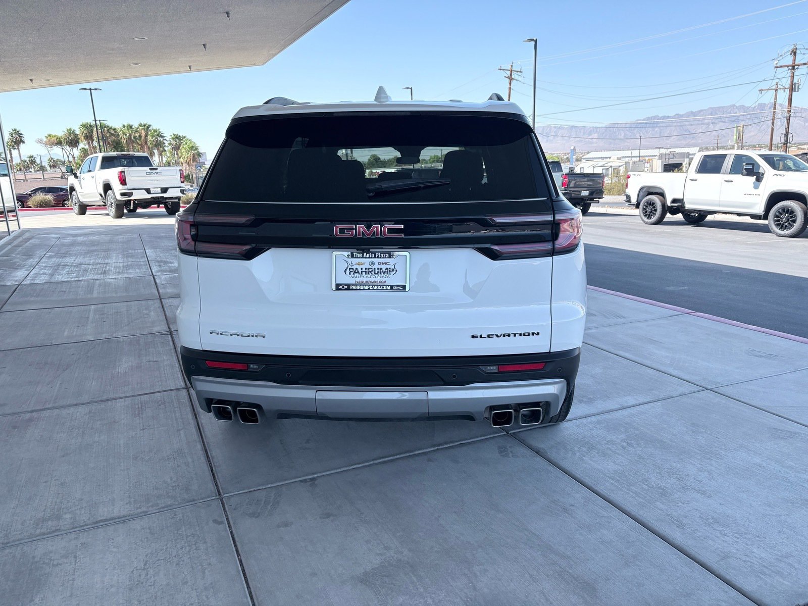 Used 2025 GMC Acadia Elevation image 4